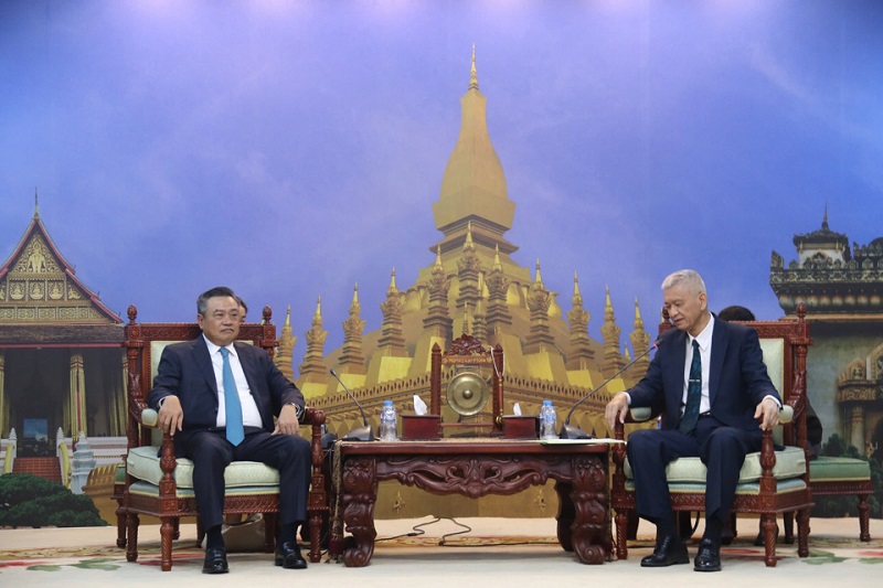 Hanoi, Vientiane look to strengthen local cooperation, thus boosting national relations