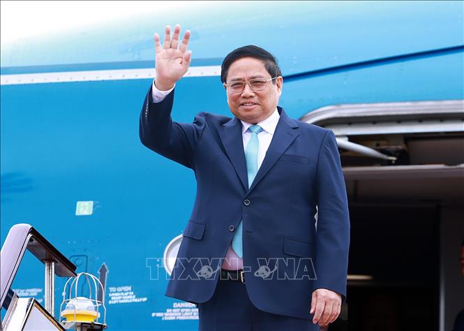 Prime Minister leaves Hanoi for regional events in China